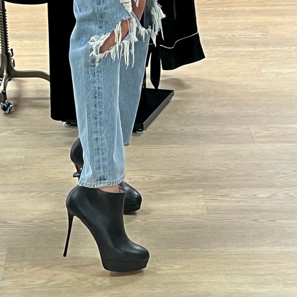 New Christian Louboutin Dirdibootie Bianca Size 42✨ - Picture 7 of 10